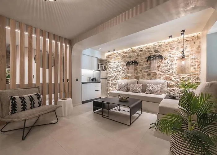 Apollonos 28 Luxury Suites