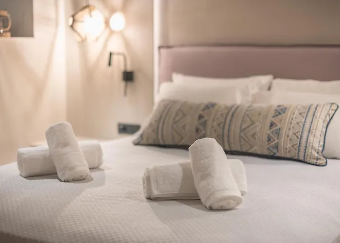 Apollonos 28 Luxury Suites