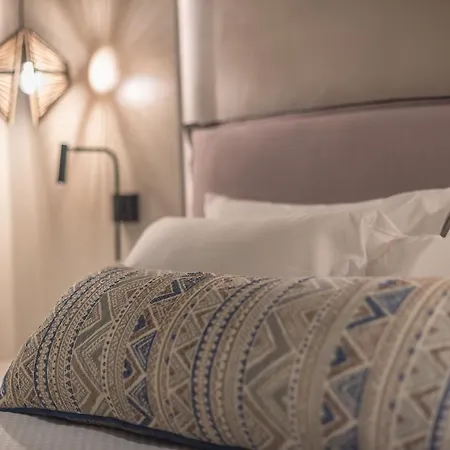 Apollonos 28 Luxury Suites Ateny Zewnętrze zdjęcie